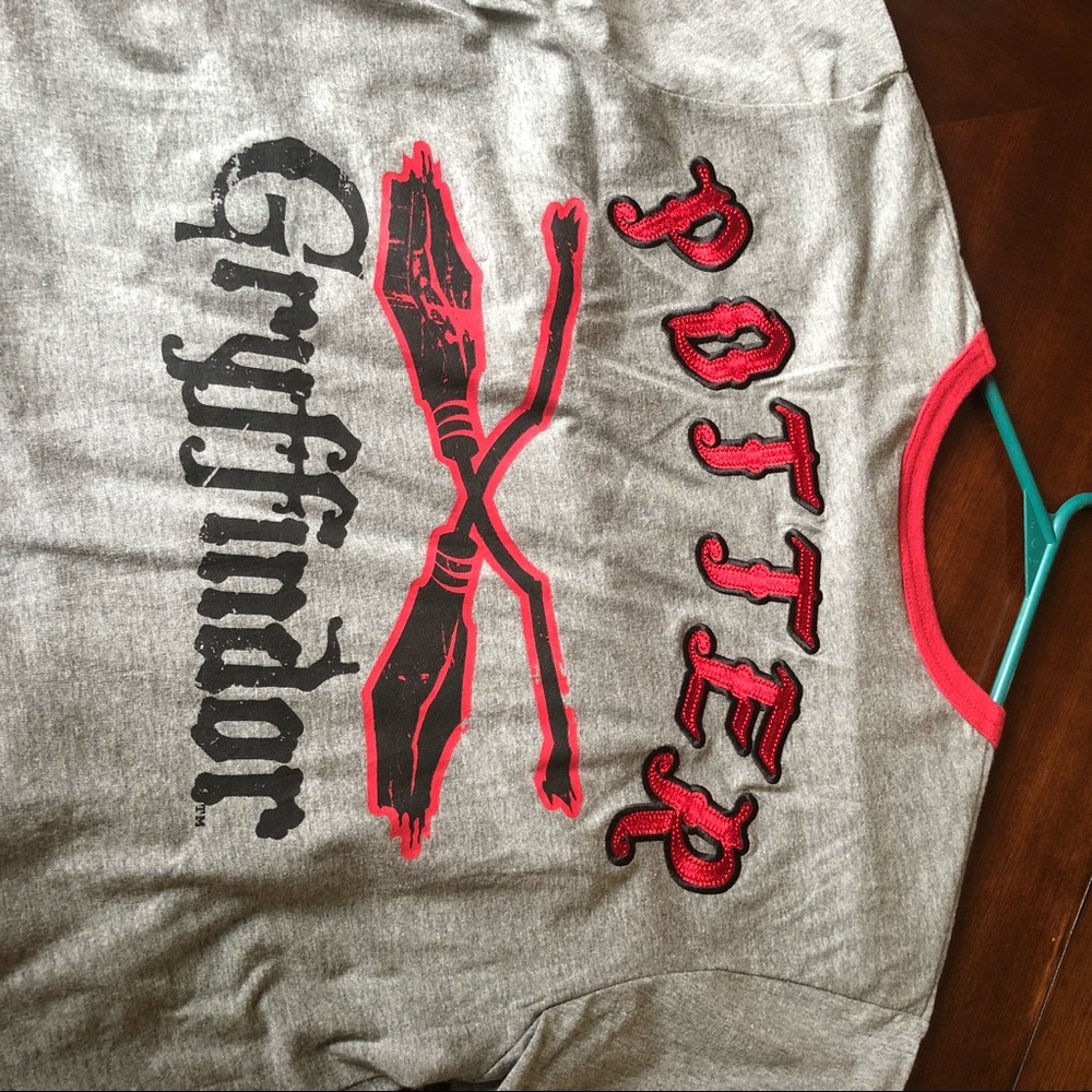Harry Potter t-shirt - NWT - embroidered back - M